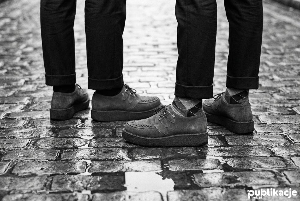buty creepers na grubej podeszwie