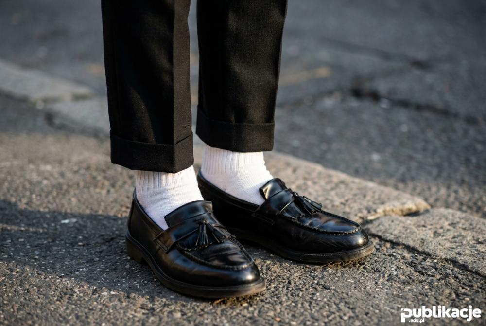 Styl ubioru rudeboy buty loafersy i spodnie