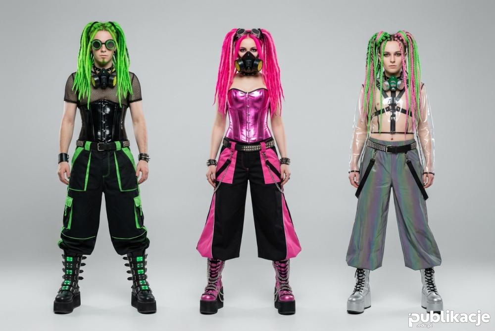pełny strój cybergoth stylizacja fryzury