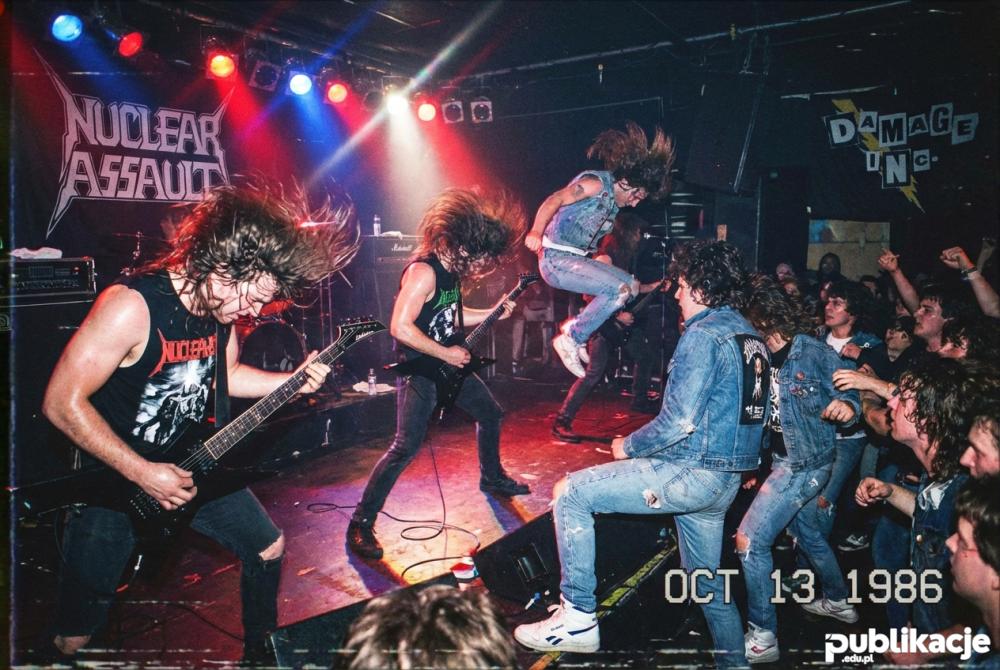 koncert thrash metal lata 80 headbanging