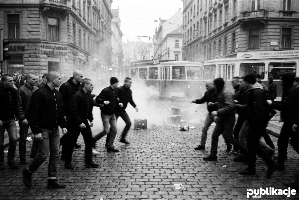 Konflikt uliczny między grupami subkulturowymi