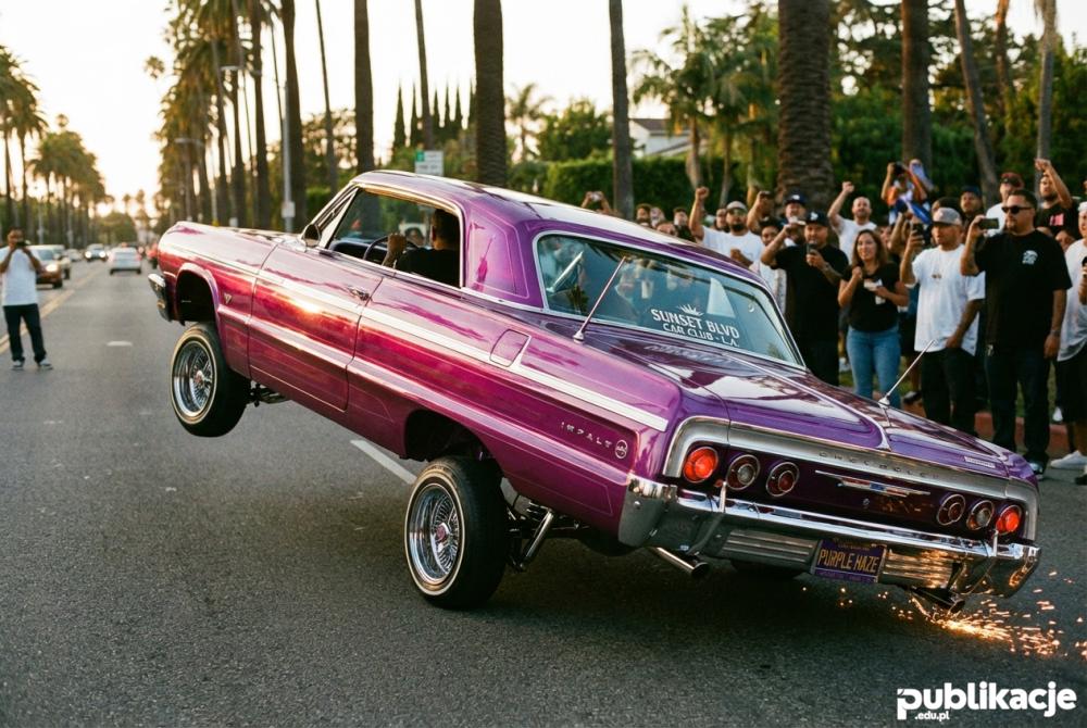 Samochód lowrider skaczący na hydraulice