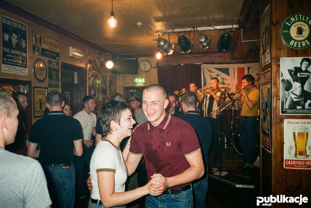 Zabawa przy muzyce ska i reggae