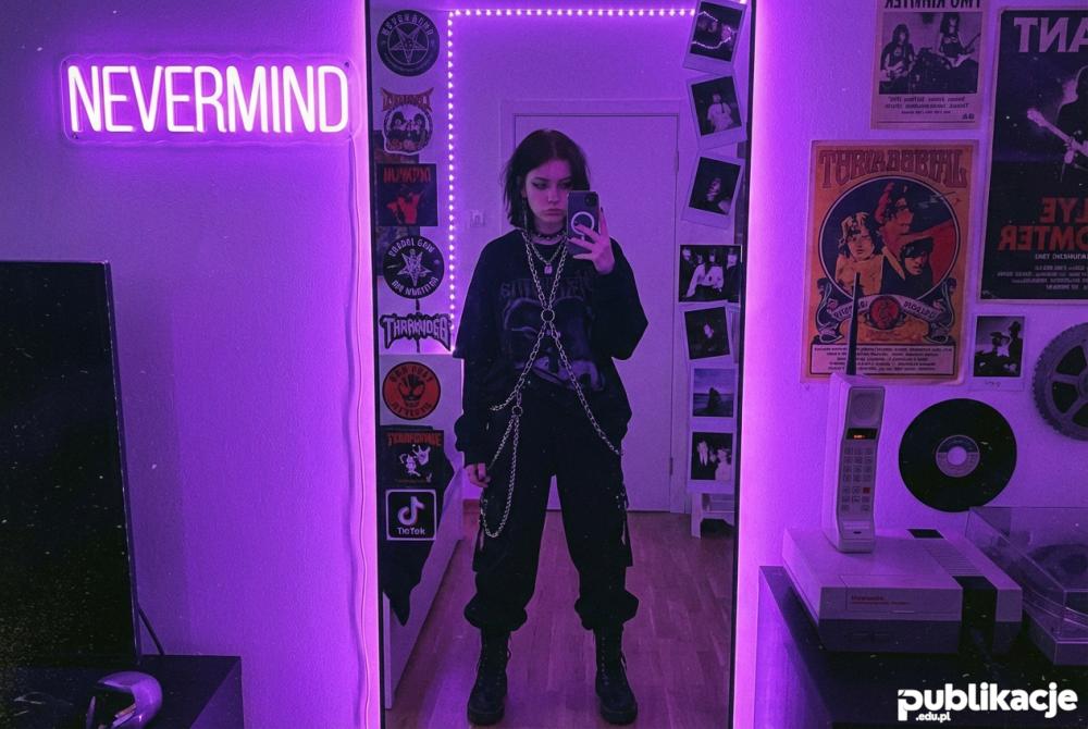 Nowoczesna stylizacja neo-grunge rok 2026 selfie