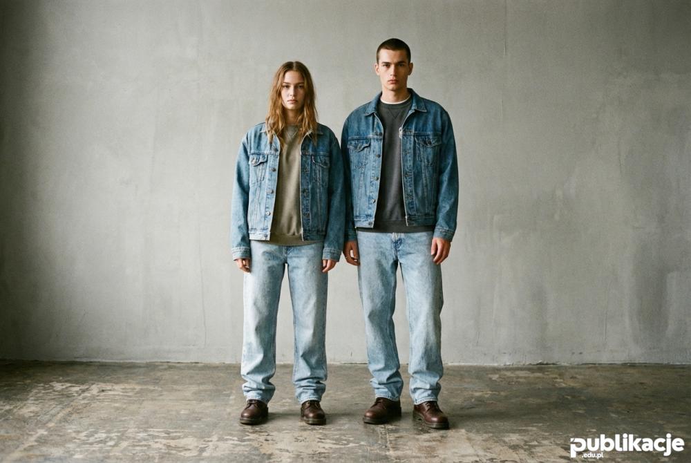Jasne jeansy o prostym kroju stonewash